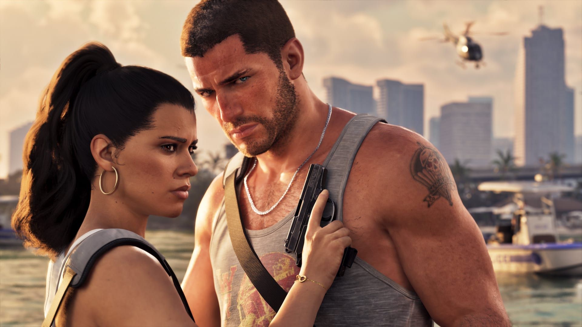 Jason Duval et Lucia Caminos sur un ponton, devant les gratte-ciel de Vice City